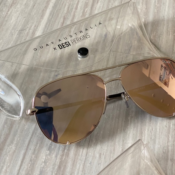 SOLD - QUAY x Desi High Key Sunglasses (2 PACK) - Picture 3 of 4